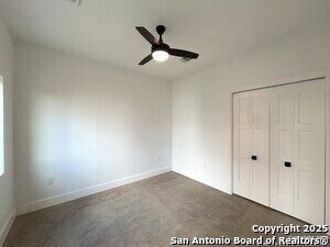 Building Photo - 2615 S Flores St