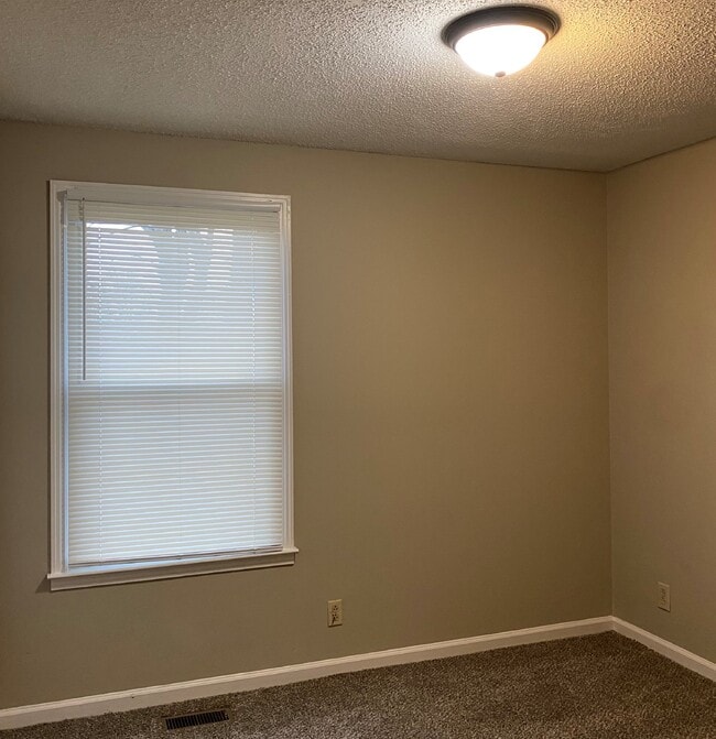 Building Photo - 276 Northwood Terrace