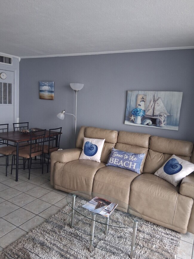 Building Photo - 11949 Termini-San Luis Pass Rd