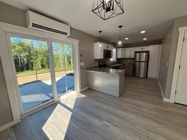 Building Photo - 22 Pond Rd