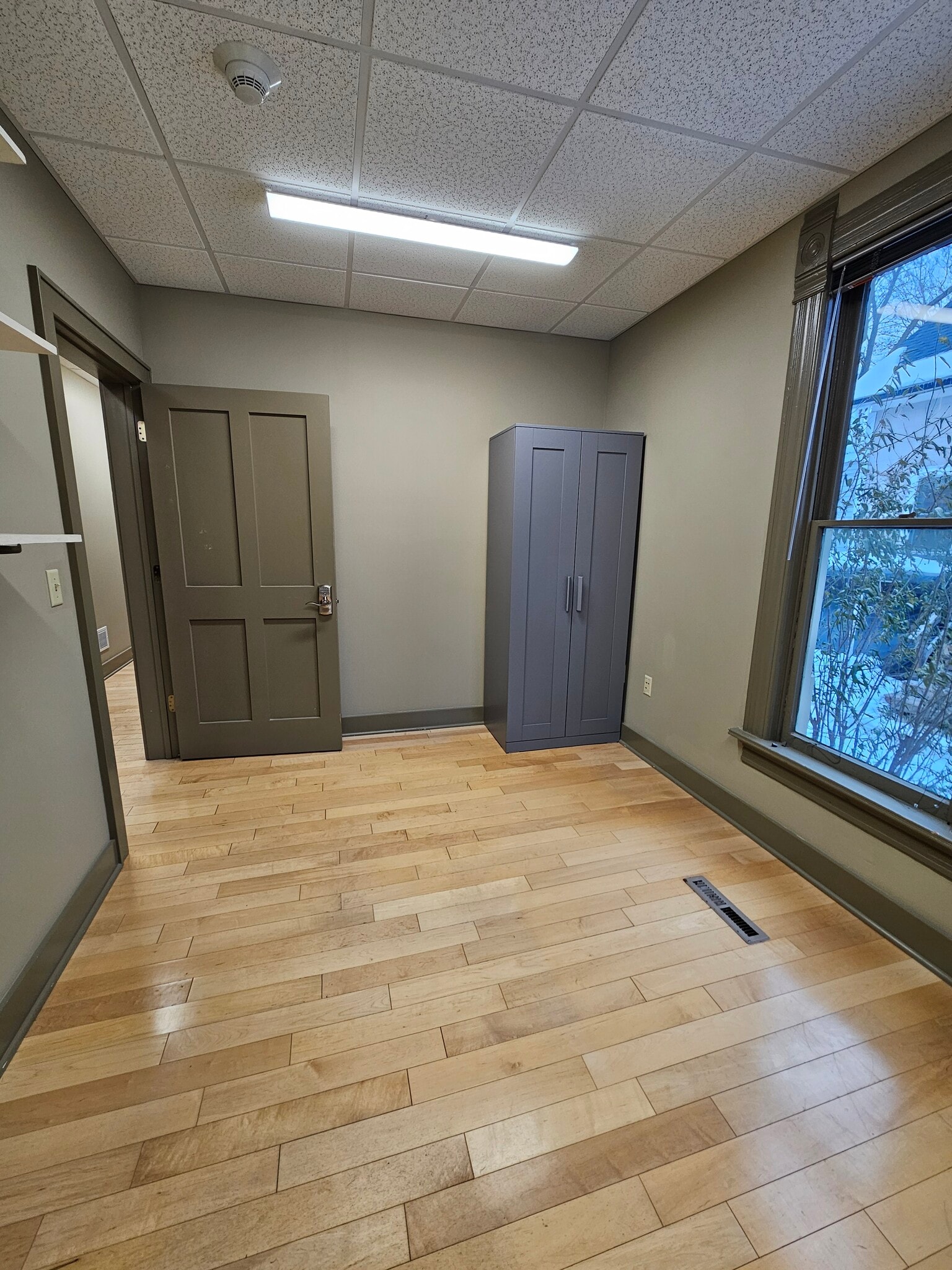 Room 103 - bedroom - 206 N Charles St