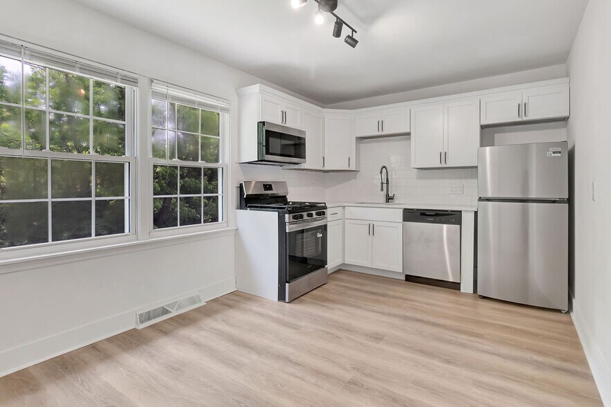 Building Photo - 5946 Sunridge Dr