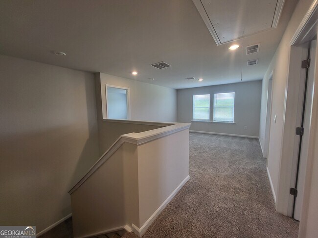 Building Photo - 250 Sope Crk Cir