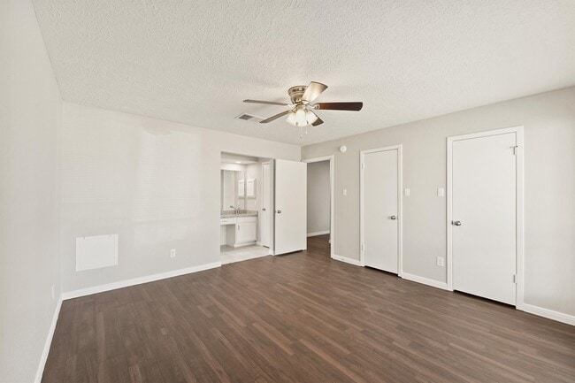 Building Photo - 20426 Rustwood Ln