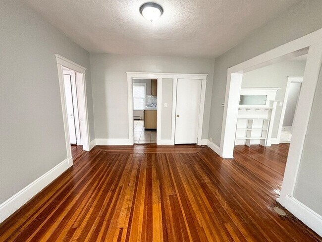 Building Photo - 14 Belknap St