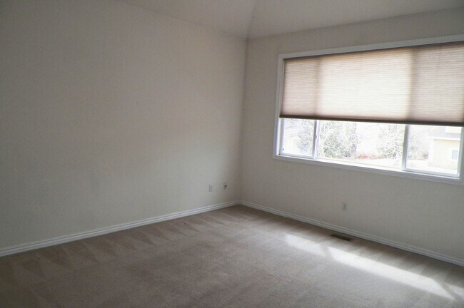 Building Photo - Spacious Ranch Patio Home in Desirable Southridge – Finished Basement & Garage