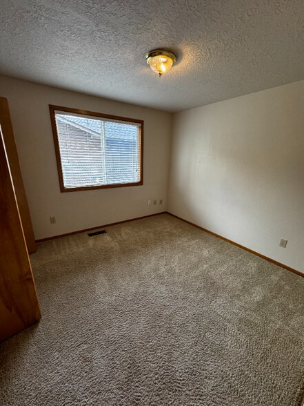 Building Photo - 860 Shaff Rd SE