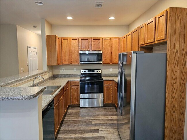 Building Photo - 2160 Spikerush Way