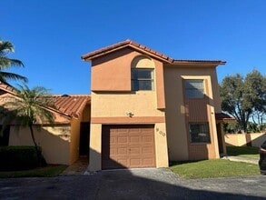 Building Photo - 900 SW 113th Terrace