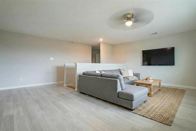Building Photo - 212 Star Spangled Dr