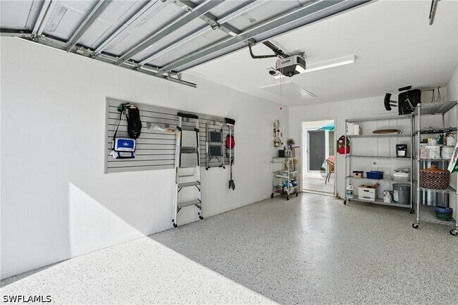 Building Photo - 4945 Cougar Ct S