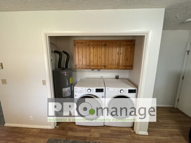 Building Photo - 2 Bed, 1 Bath Single Family Home w/ 1 Car Garage - Idaho Falls