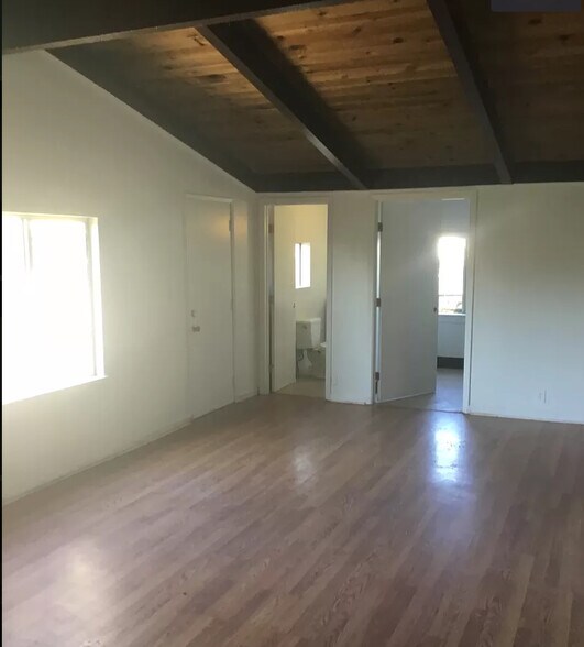 Living room - 1134 Oro Dam Boulevard West