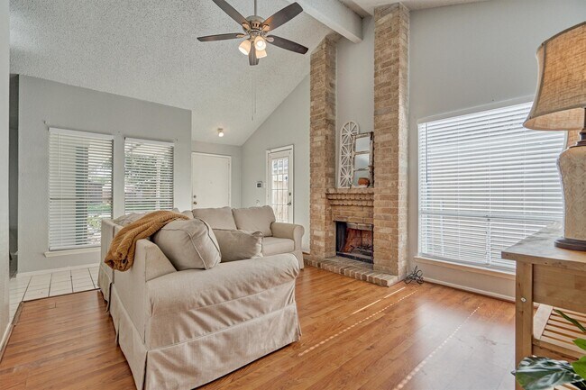 Building Photo - 23419 Summer Pine Dr