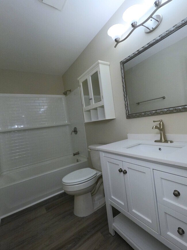 Building Photo - 2611 Chancer Dr