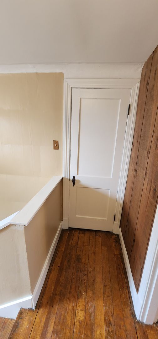 Building Photo - Welcome to this charming 3-bedroom, 2-bath...