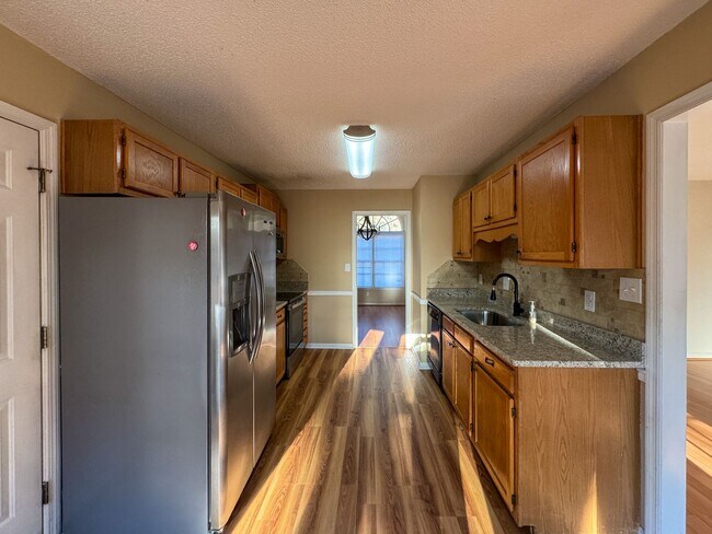 Building Photo - Charming 3 Bed 2 Bath Home in Jack Britt