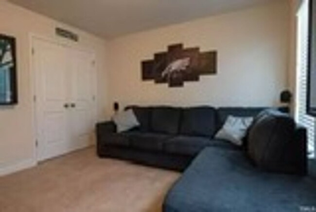 Building Photo - Townhome in Flowers Plantation with Water ...