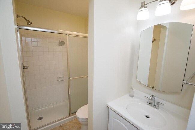 Building Photo - 1434 Potomac Ave SE