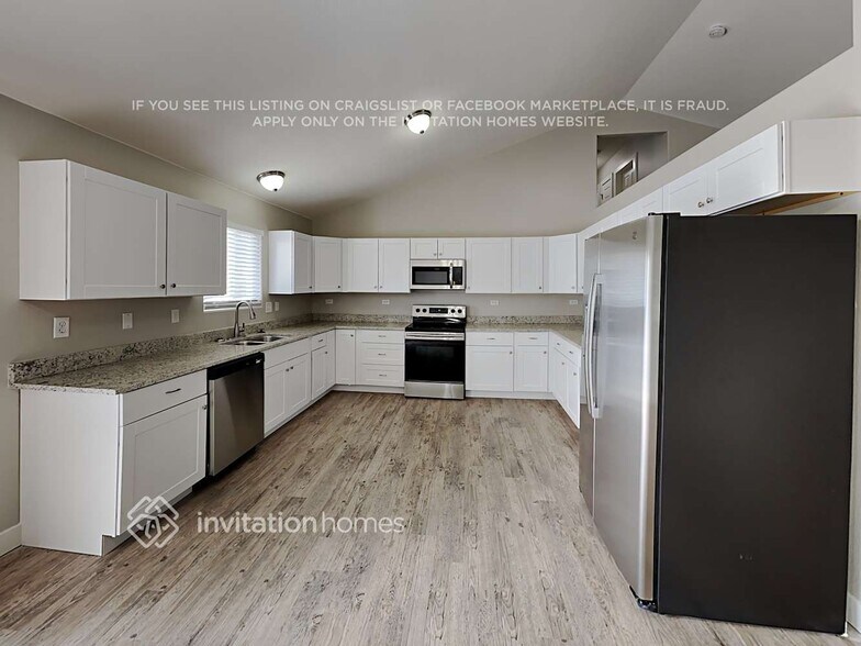 Building Photo - 3337 Grenache St