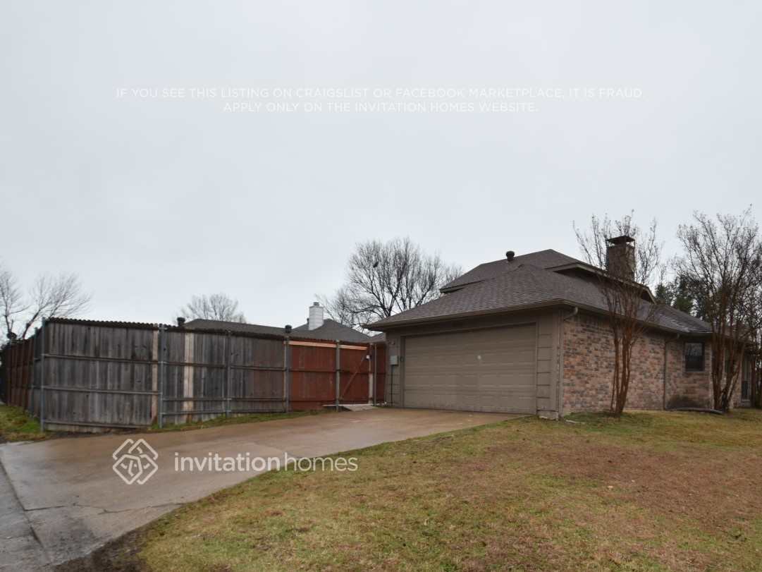 Building Photo - 8713 Wood Glen Dr