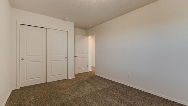 Building Photo - New Townhome in Santa Fe