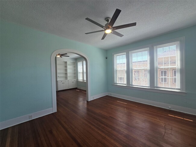 Building Photo - 717 Broadway Avenue J