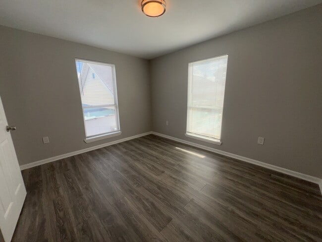 Building Photo - 6915 Avenue L