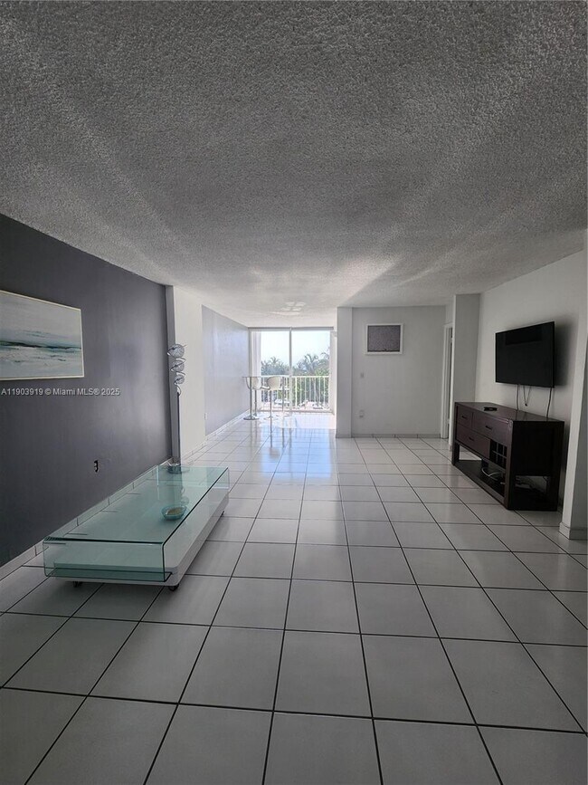 Building Photo - 6450 Collins Ave