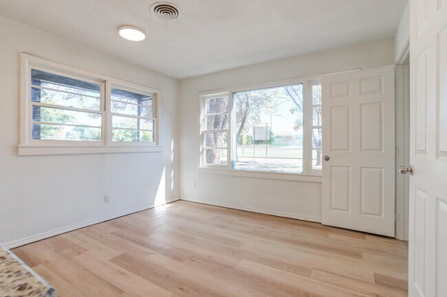 Building Photo - 4008 26th St