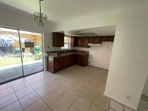 Building Photo - 2520 NW 52nd Ave