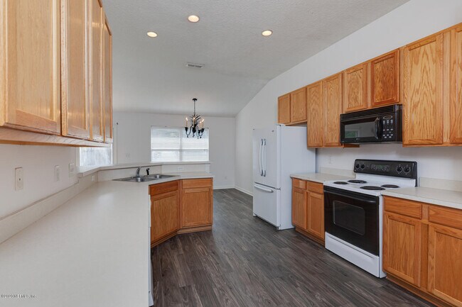 Building Photo - 8614 Derry Dr