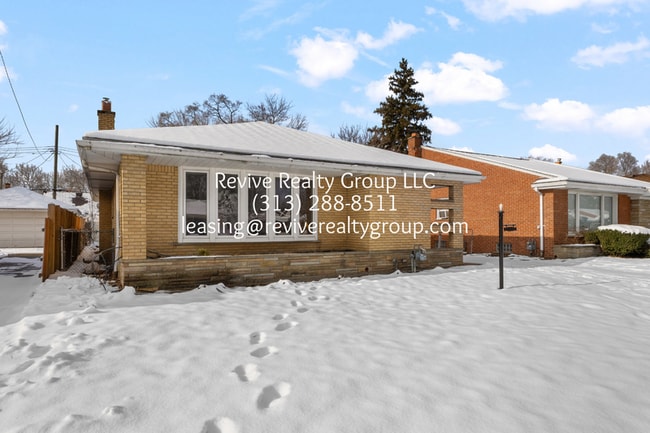 Building Photo - 20241 Kentfield St