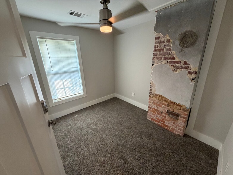 Building Photo - Room in Single Family Home on Parsons St SW
