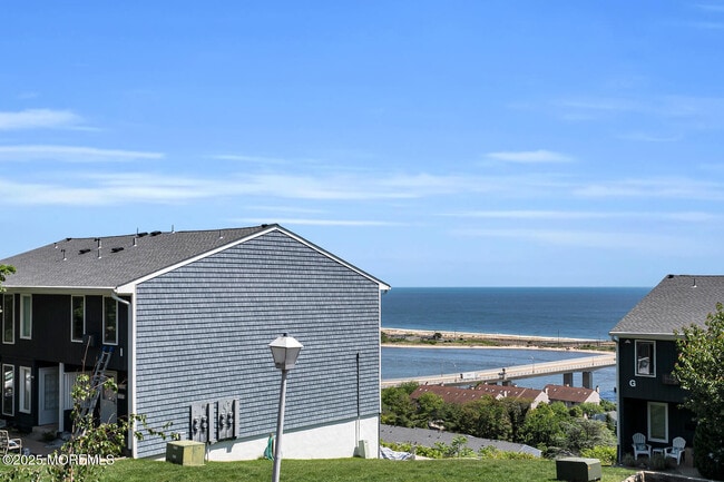 Building Photo - J4 Twinlights Ct