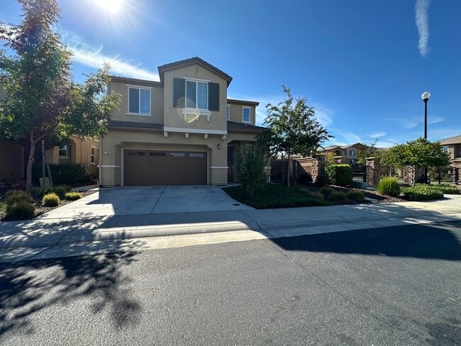 Building Photo - 1008 Oakbriar Cir