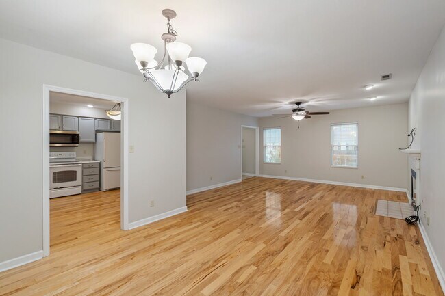 Building Photo - 8815 Brucewood Ln