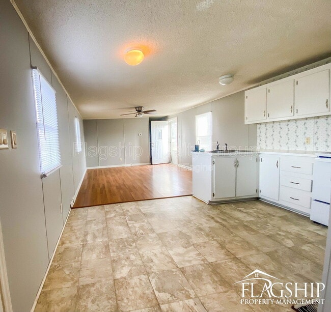 Building Photo - 126 Radford Dr