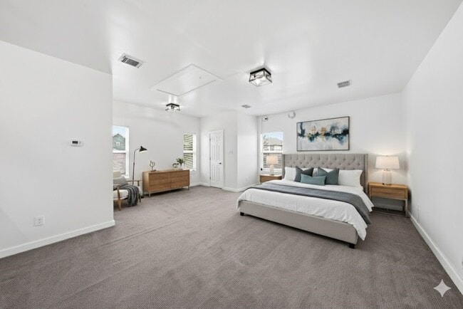 Building Photo - 17019 Seminole Ridge Dr