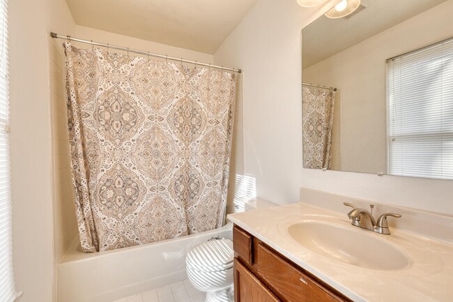 Building Photo - 10595 Blue Bell Way