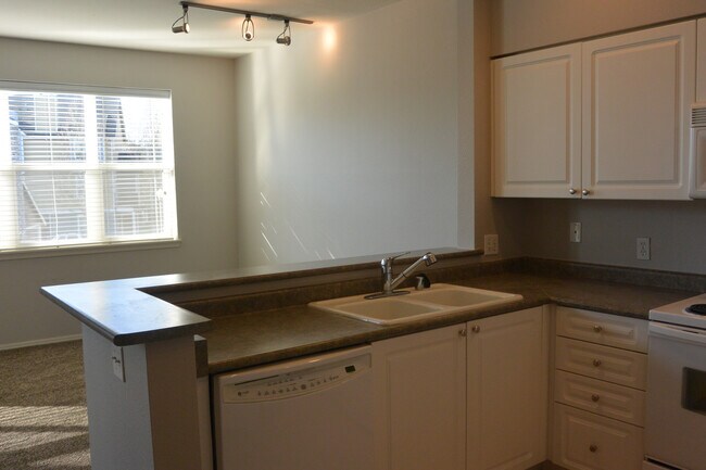 Building Photo - 1830 SE Cutter Ln