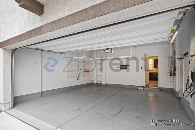 Building Photo - 1339 Sauvignon St