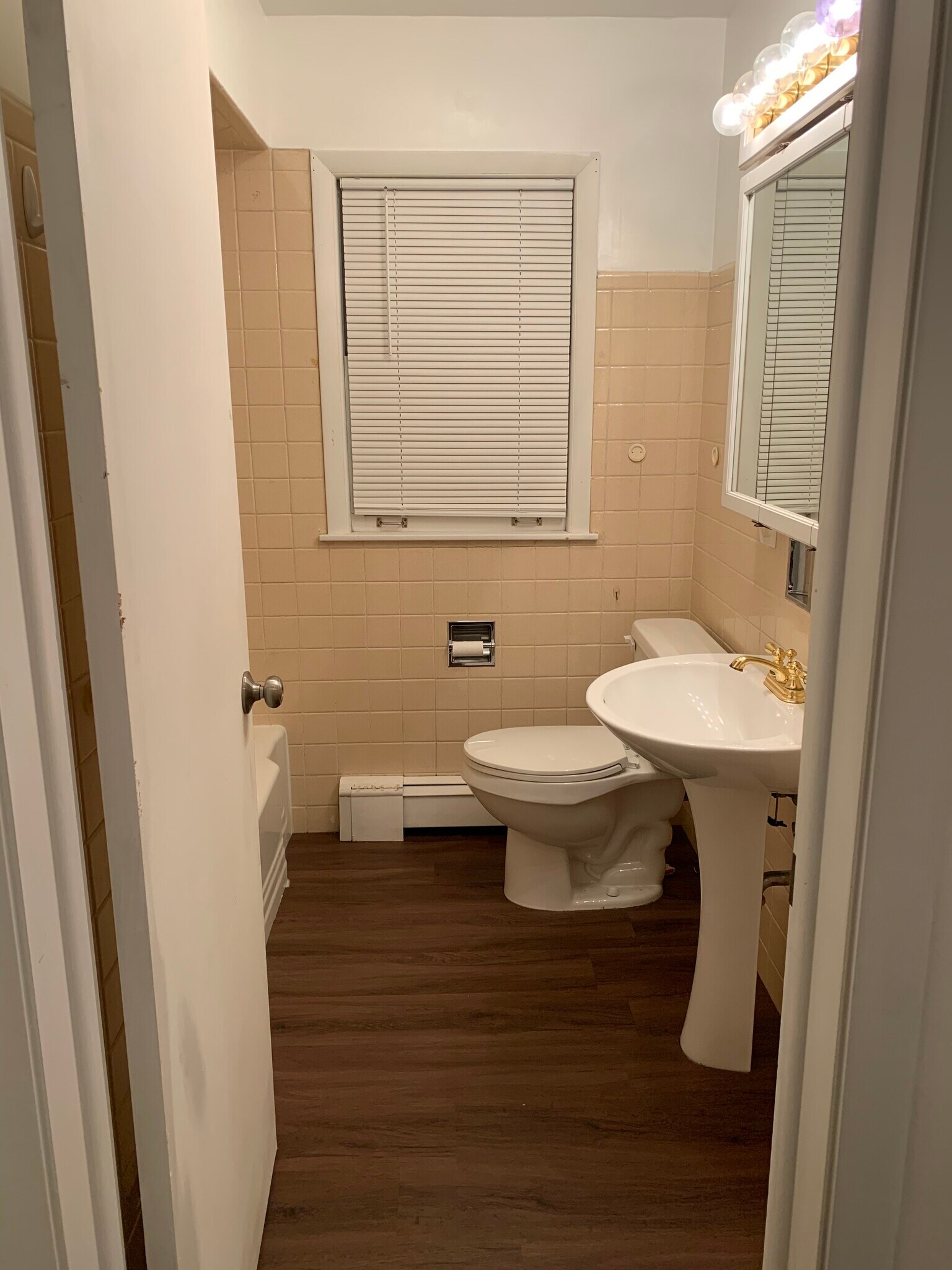 Bathroom - 4158 N Meade Ave