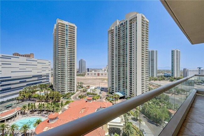 Building Photo - 2857 Paradise Rd