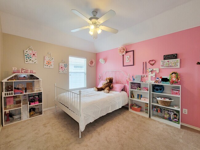 Building Photo - 17615 Forest Haven Trail