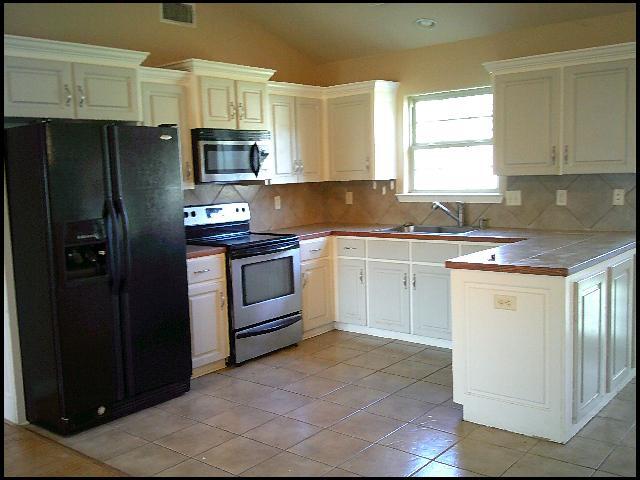 Building Photo - 100 Corbin Cir