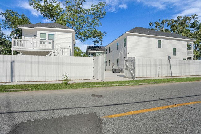 Building Photo - East Duffy Street