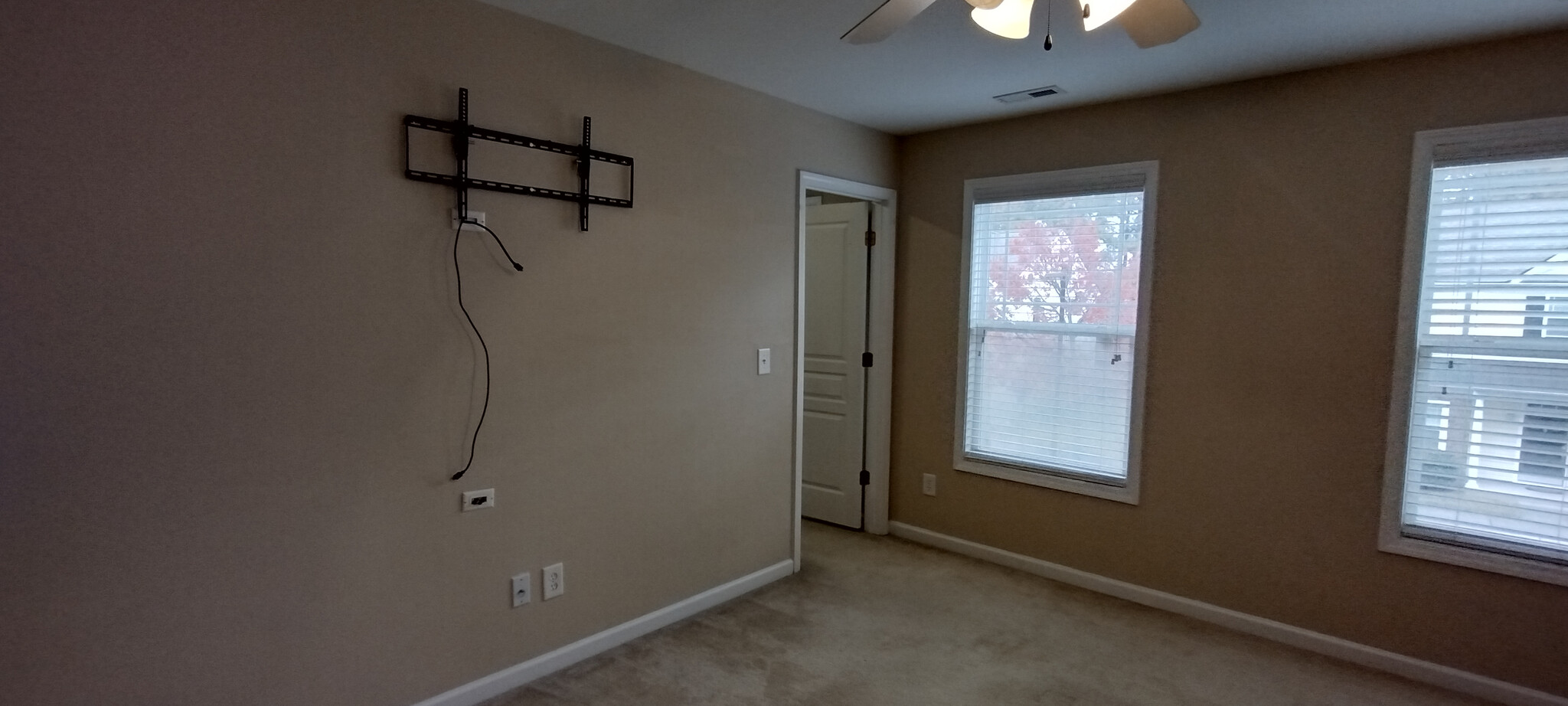 Building Photo - Room in Townhome on Keystone Park Dr