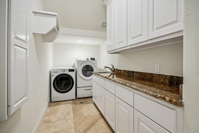 Building Photo - 3224 Alabama Ct