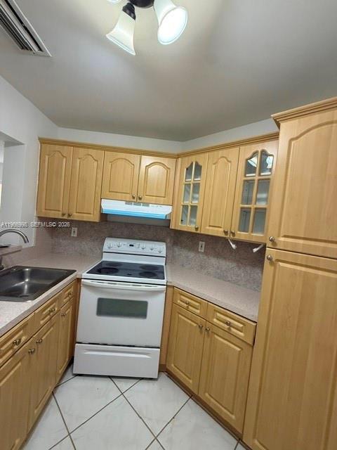 Building Photo - 660 W Park Dr